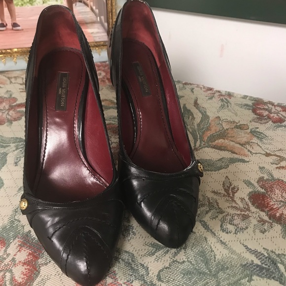 Shoes - Picture 1 of 1